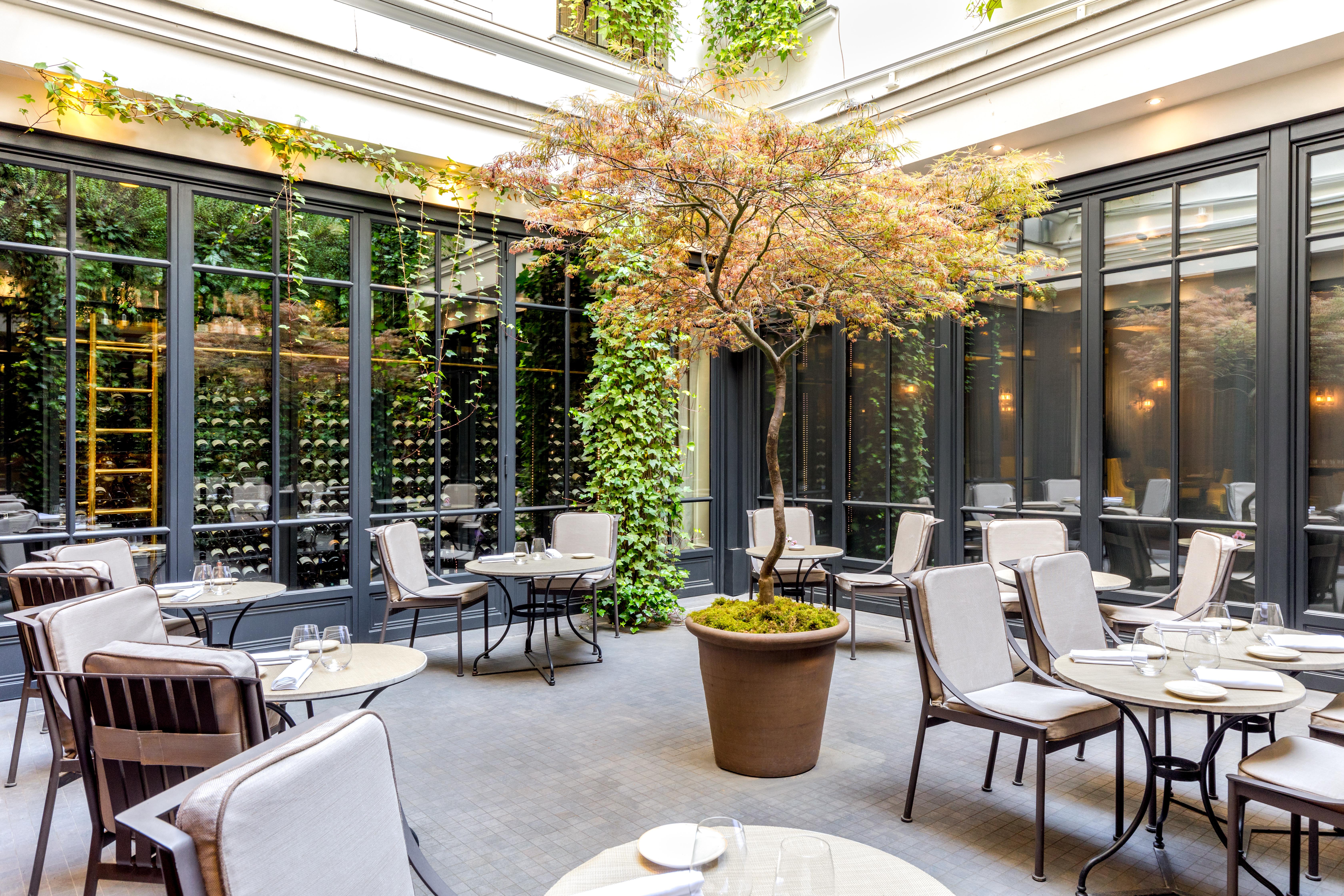 Le Burgundy Paris Hotel Exterior photo