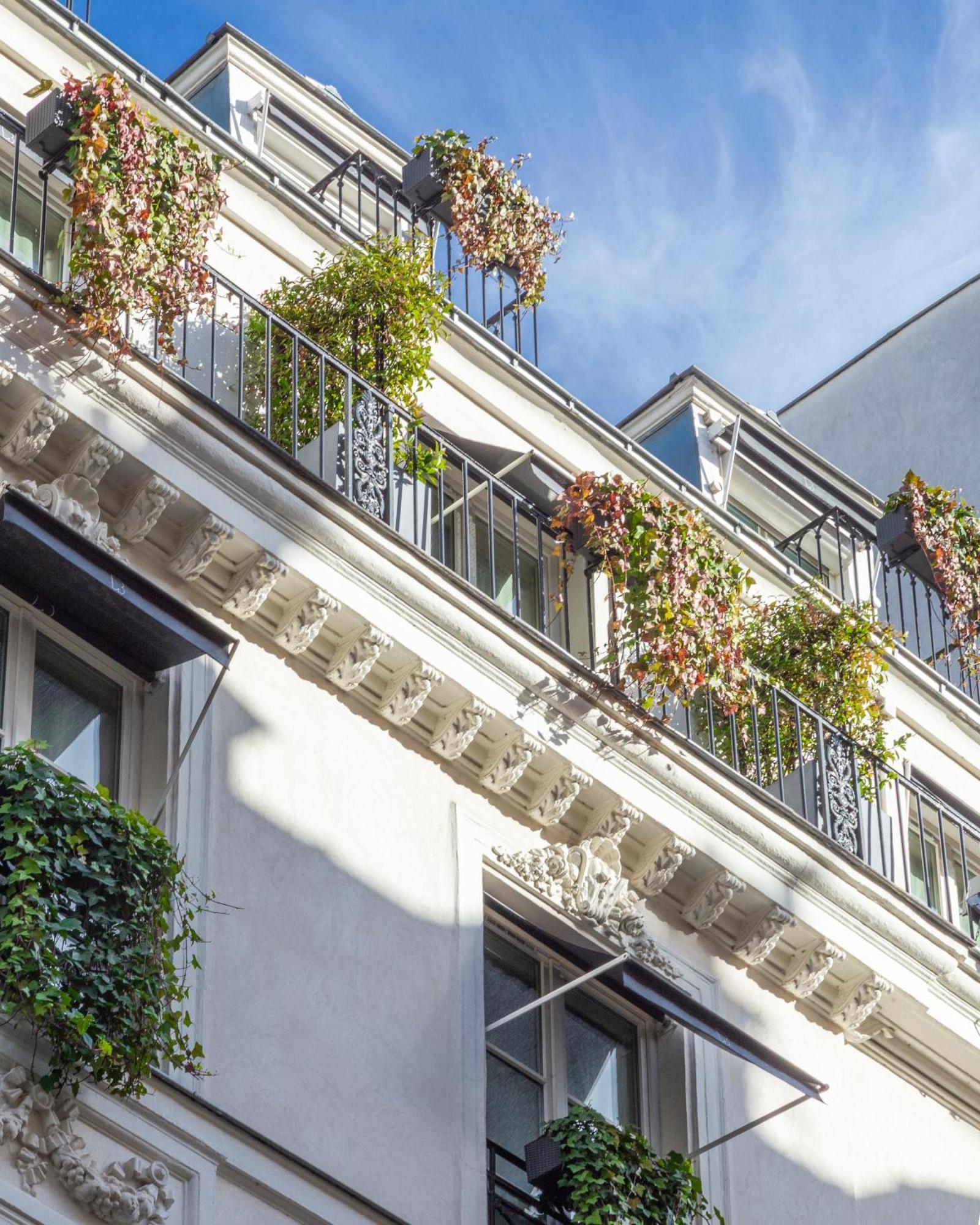 Le Burgundy Paris Hotel Exterior photo