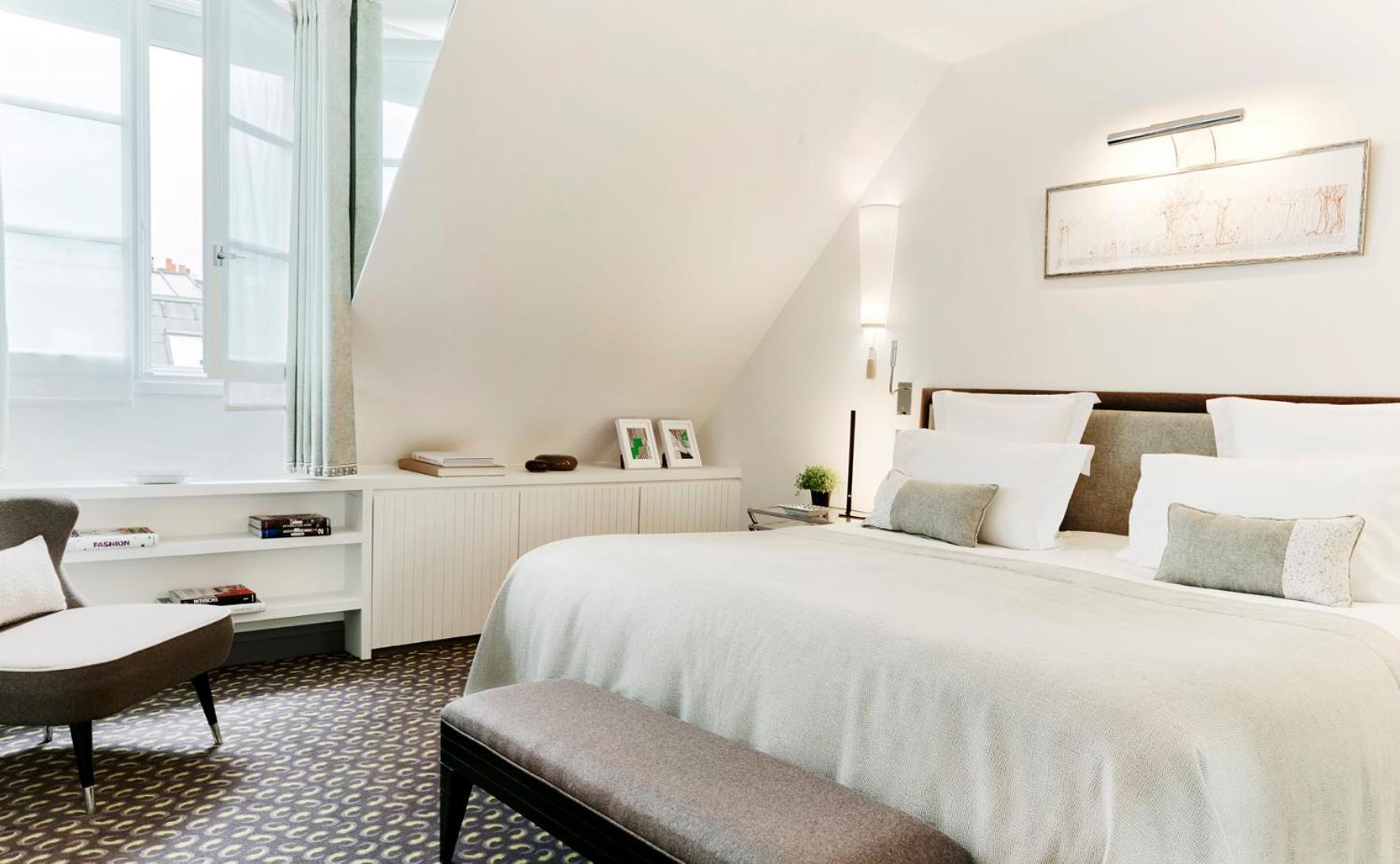 Le Burgundy Paris Hotel Exterior photo