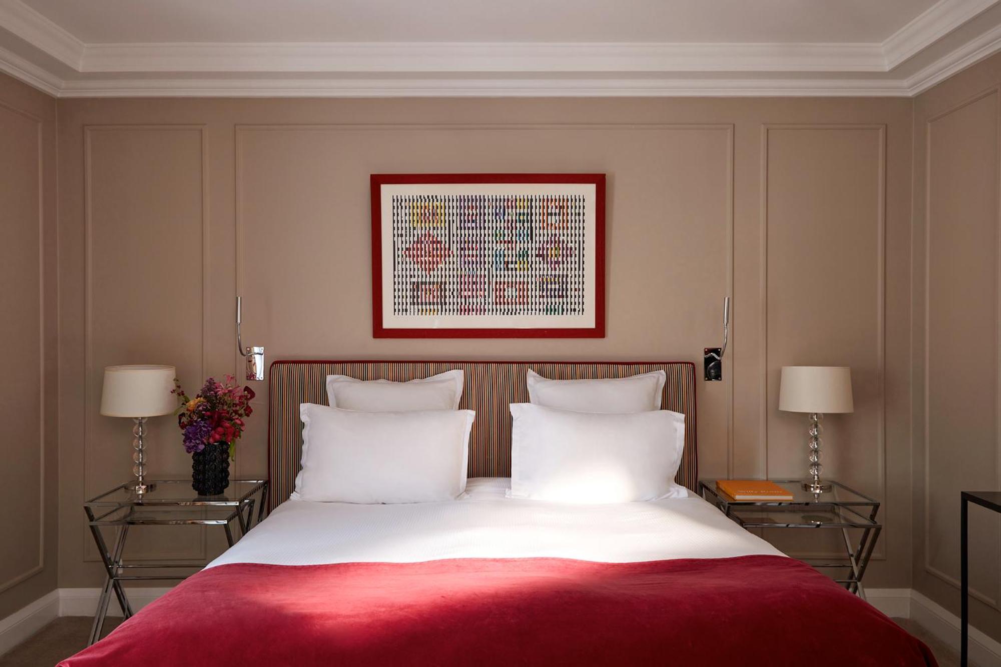 Le Burgundy Paris Hotel Exterior photo