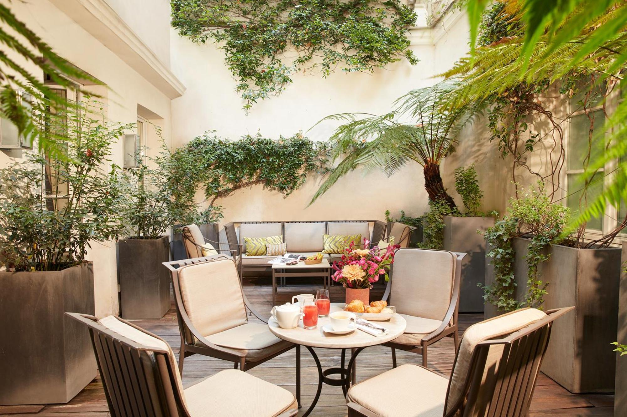 Le Burgundy Paris Hotel Exterior photo