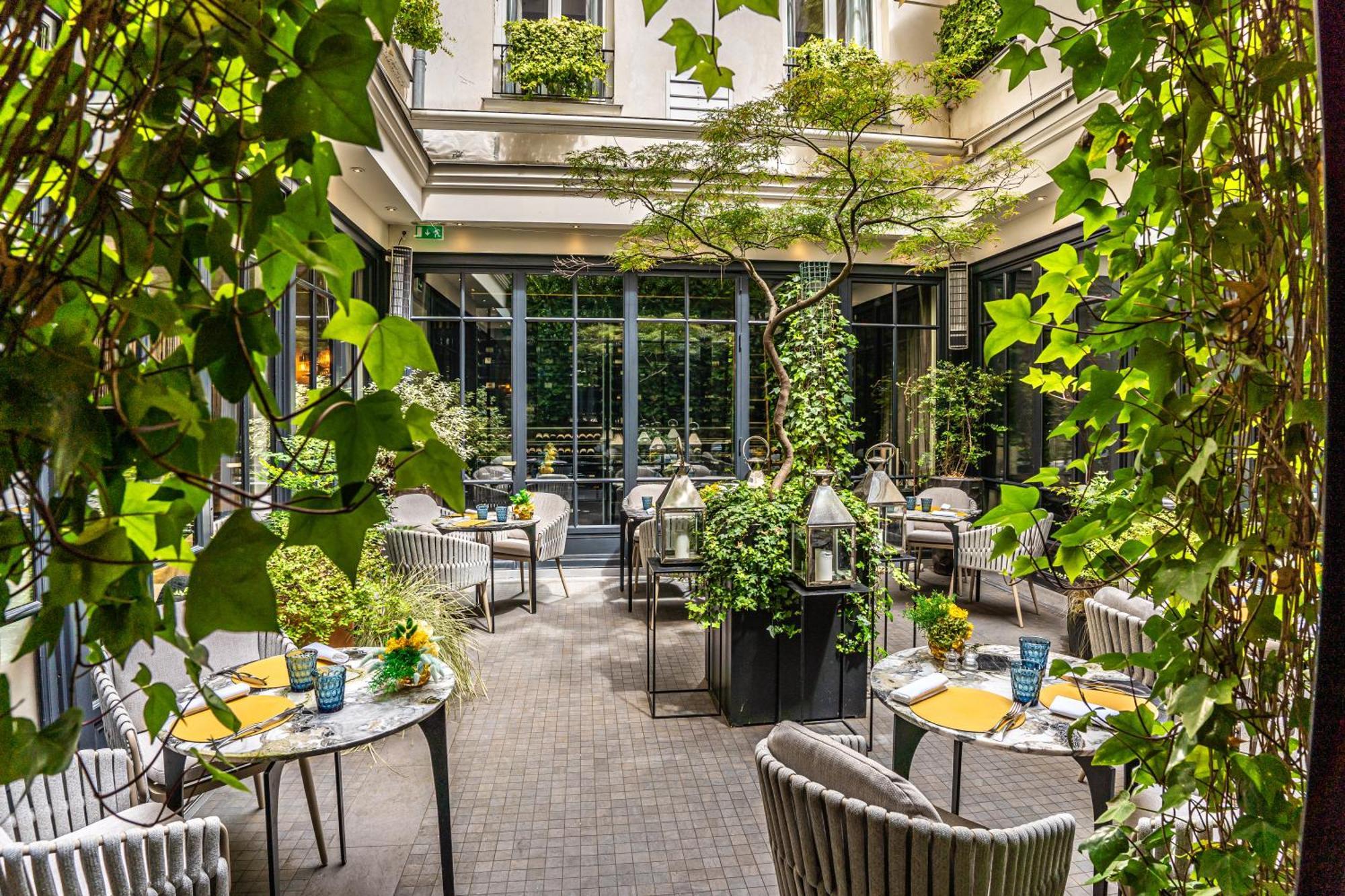 Le Burgundy Paris Hotel Exterior photo
